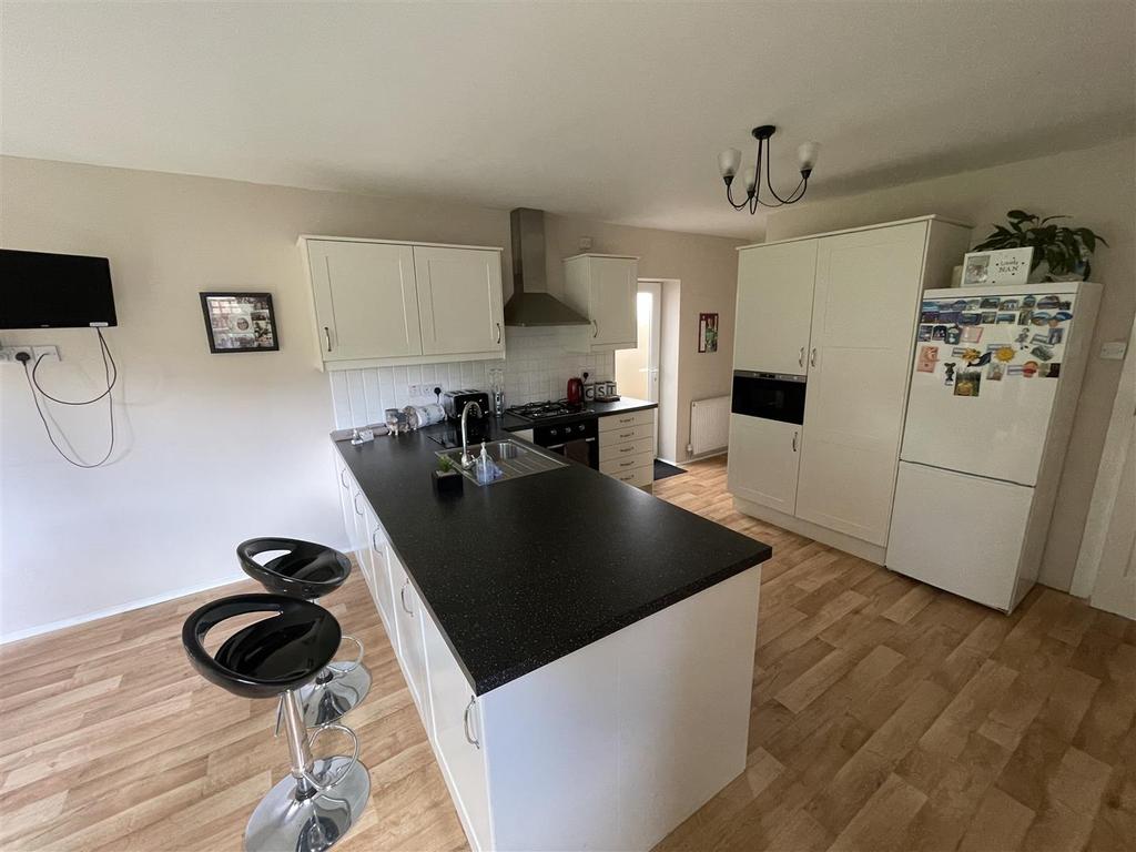 Fabian Crescent, Shirley, Solihull 4 bed semidetached house £399,950