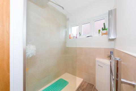 35 Calverley Road, Epsom, KT17 2NX