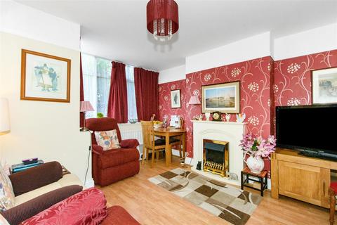 3 Meadow Close, Chislehurst, BR7 6JB