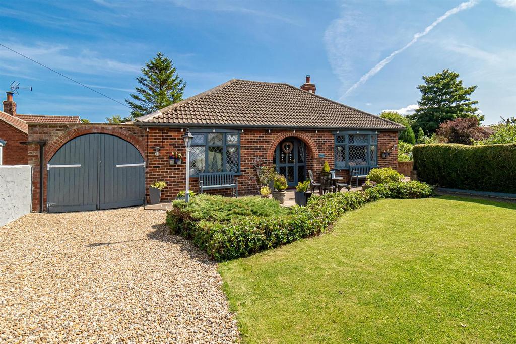 Bridlington Road, Skipsea, Driffield 4 bed detached house £365,000