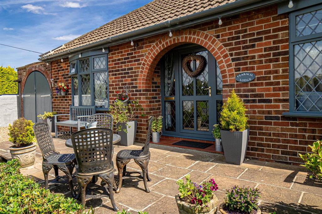 Bridlington Road, Skipsea, Driffield 4 bed detached house £365,000