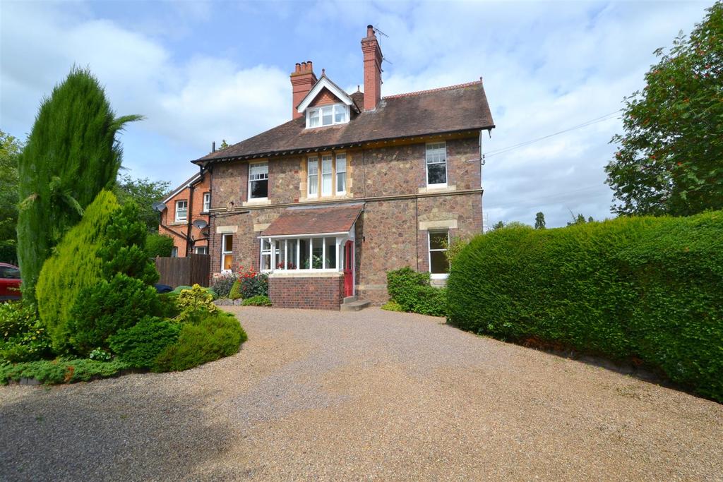Albert Road South, Malvern 3 bed apartment £425,000