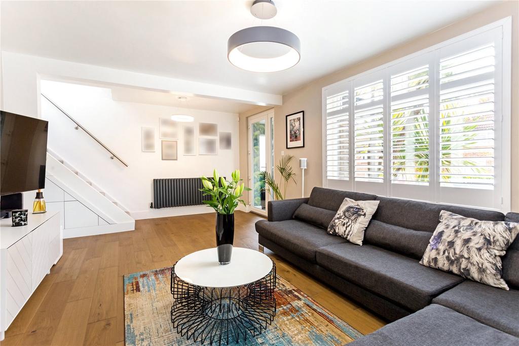 Bushfields, Loughton, Essex, IG10 4 bed end of terrace house £650,000