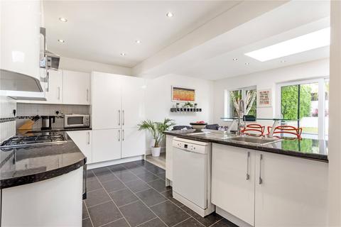 42 Bushfields, Loughton, IG10 3JP