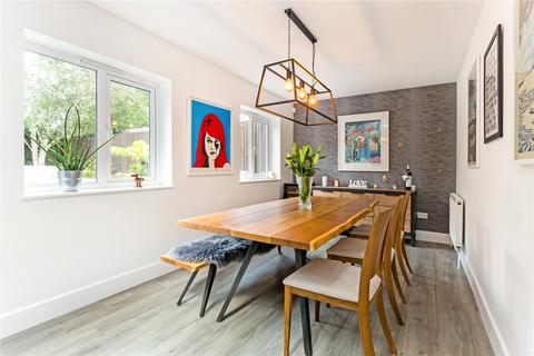 42 Bushfields, Loughton, IG10 3JP