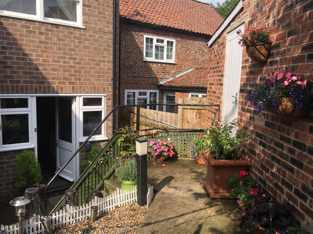 Long Street, Easingwold, York 3 bed house £750 pcm (£173 pw)