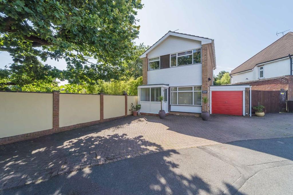 Corner House, York Gardens, Finchfield, Wolverhampton, WV3 3 bed