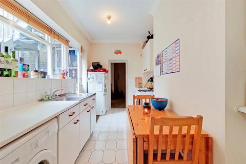 18b Tredegar Road, London, E3 2EH