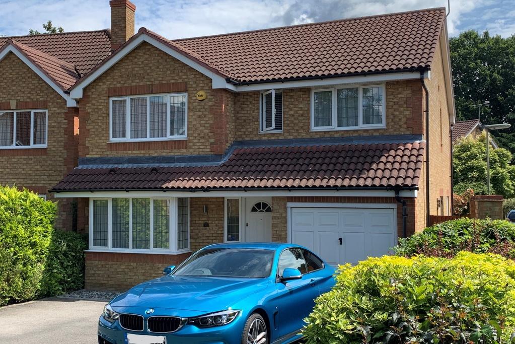 Boshers Gardens, Egham, TW20 4 bed detached house £750,000