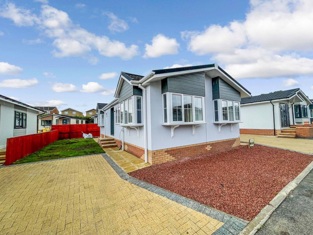 Easington Road, Hartlepool, Durham, TS24 9SJ 2 bed bungalow for sale