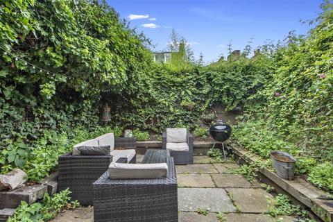 19 Harcombe Road, London, N16 0RX