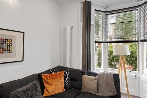 19 Harcombe Road, London, N16 0RX
