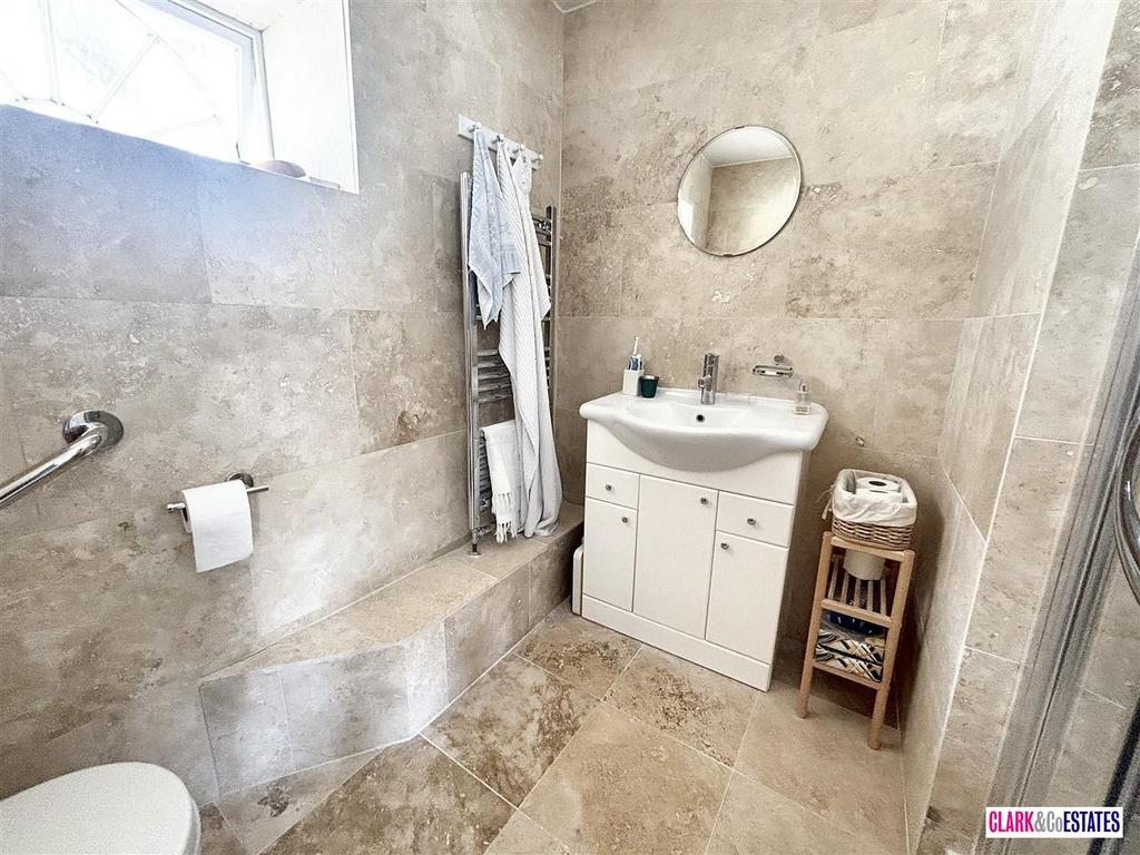 Ensuite