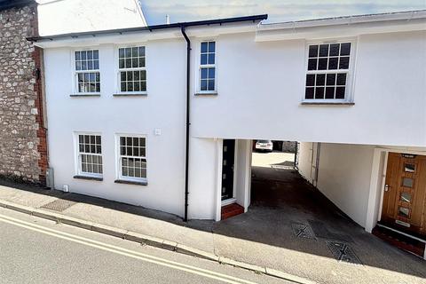 Follett Road, Topsham