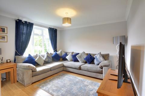 6 Wold Close, Gossops Green, Crawley, RH11 8LG