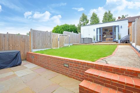6 Wold Close, Gossops Green, Crawley, RH11 8LG