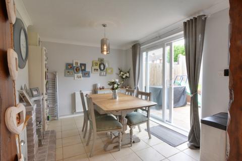 6 Wold Close, Gossops Green, Crawley, RH11 8LG