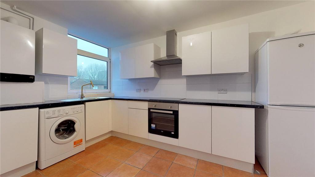 Kirton Gardens, Shoreditch, London 3 bed flat - £3,000 pcm (£692 pw)