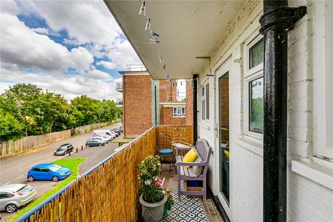 56 Edensor Gardens, London, W4 2QZ