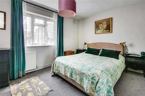 56 Edensor Gardens, London, W4 2QZ