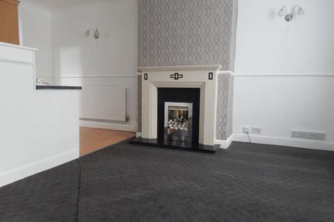 2 bedroom terraced house to rent, Oaks Road, Batley