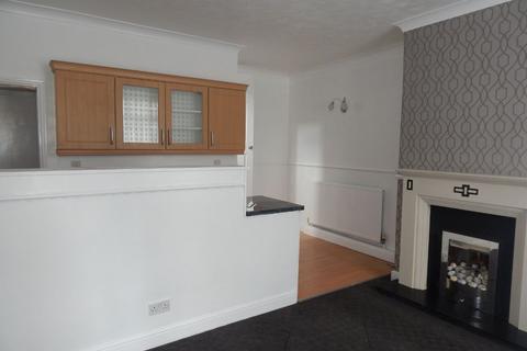 2 bedroom terraced house to rent, Oaks Road, Batley