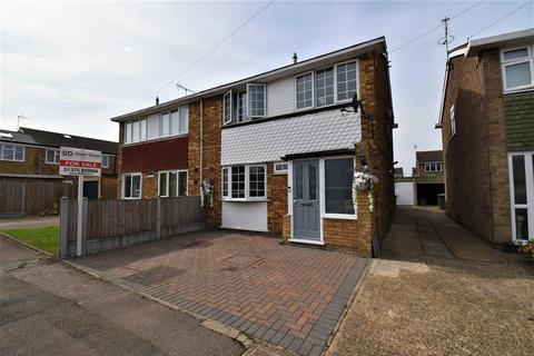 2 Hazelwood, Linford, Stanford-le-hope, SS17 0RD