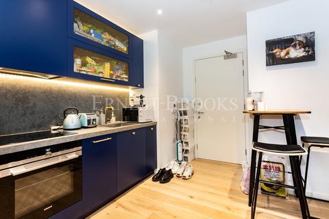 Studio to rent, Agar House, 79 Orchard Place, London, E14