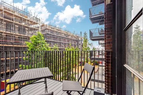 Studio to rent, Agar House, 79 Orchard Place, London, E14