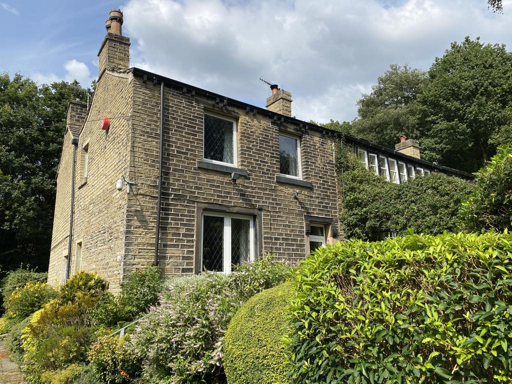 Almondbury Bank, Almondbury, West Yorkshire, HD5 3 bed semidetached