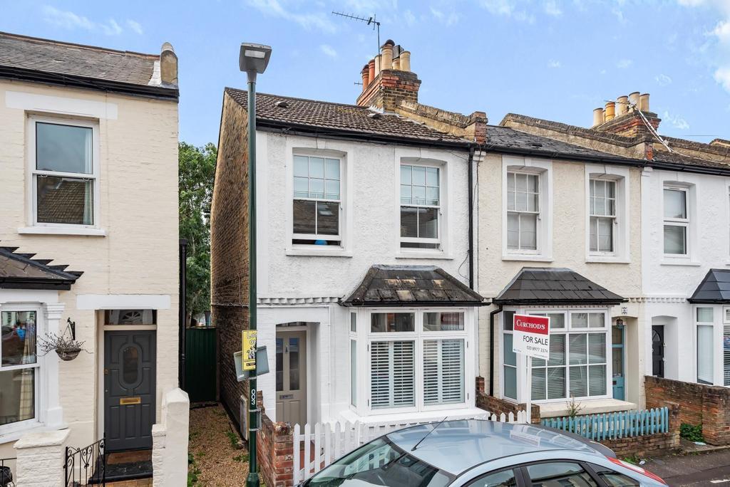 Stanley Gardens Road, Teddington, TW11 2 bed end of terrace house £