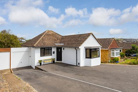 3 bedroom bungalow for sale - Lustrells Close, Saltdean, East Sussex, BN2