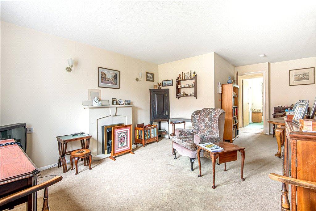 Sitting/Dining Room
