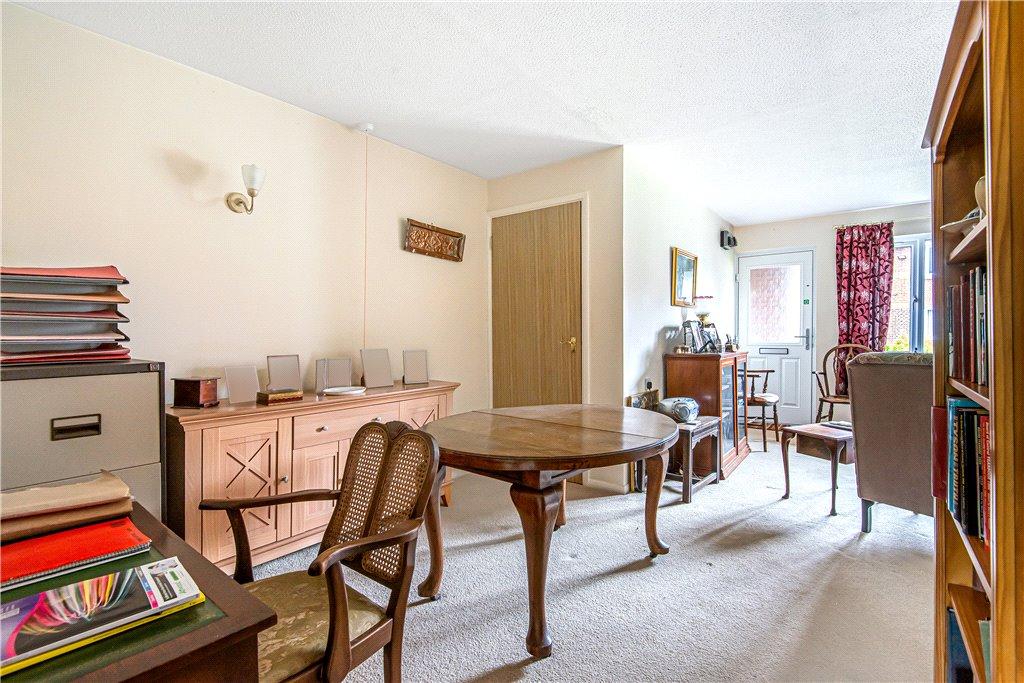 Sitting/Dining Room
