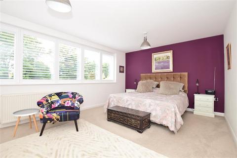Shore House Cliff Road, North Foreland, Broadstairs, CT10 3QZ