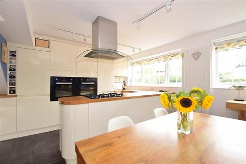Shore House Cliff Road, North Foreland, Broadstairs, CT10 3QZ