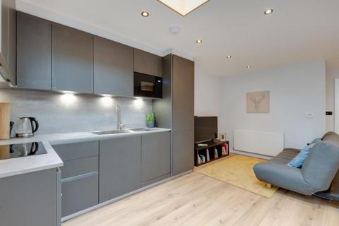 2 bedroom apartment to rent, Hamilton Road, Golders Green, NW11