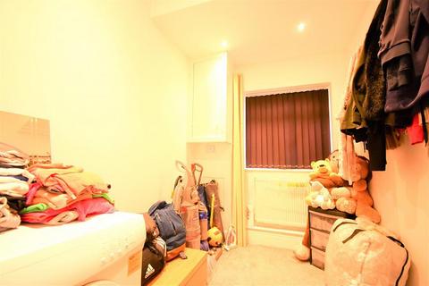 2 bedroom flat for sale - Milton Road Southsea PO4