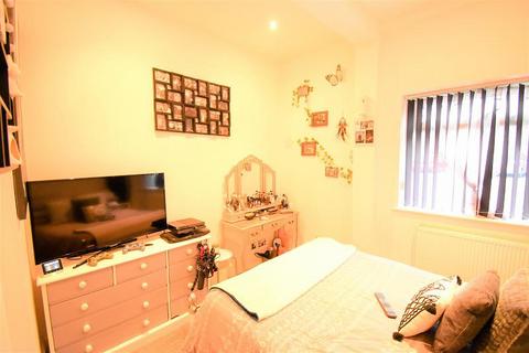 2 bedroom flat for sale - Milton Road Southsea PO4