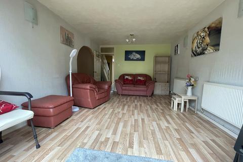 29 Kesteven Close, Ilford, IG6 3EP