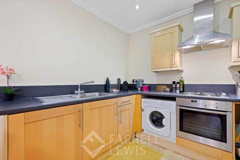 1 bedroom apartment to rent, Victoria Road, London W3