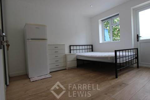 House share to rent, Frithville Gardens, London W12