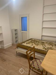 House share to rent, Frithville Gardens, London W12