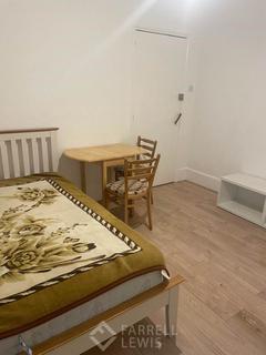 House share to rent, Frithville Gardens, London W12