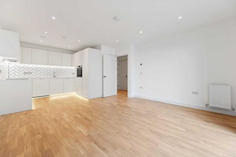 1 bedroom flat to rent, Greenleaf Walk, Southall UB1