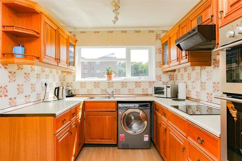 3 bedroom end of terrace house for sale, Willow Close, Patchway, Bristol, BS34