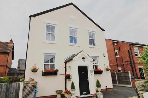 3 bedroom detached house for sale, Bourne Square, Derbyshire DE72