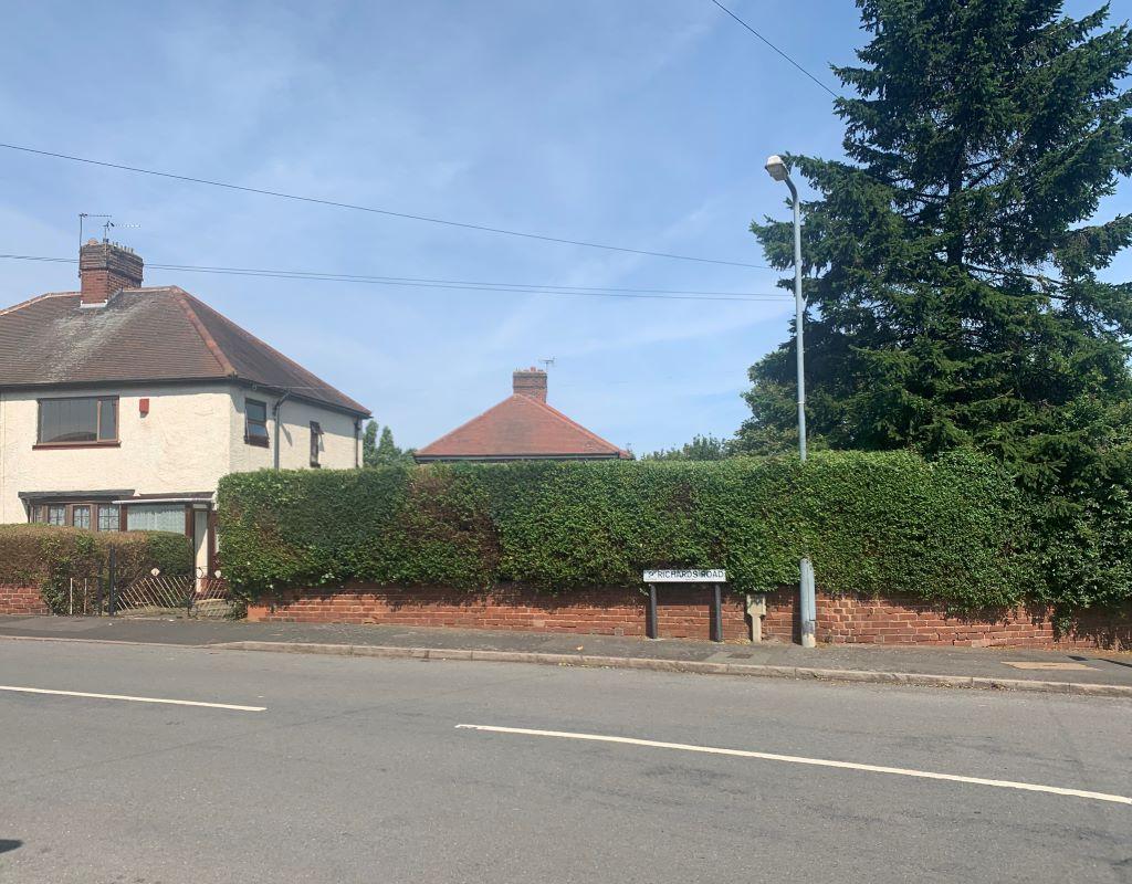 65 Richards Road, Tipton, DY4 9JN 3 bed semidetached house £50,000