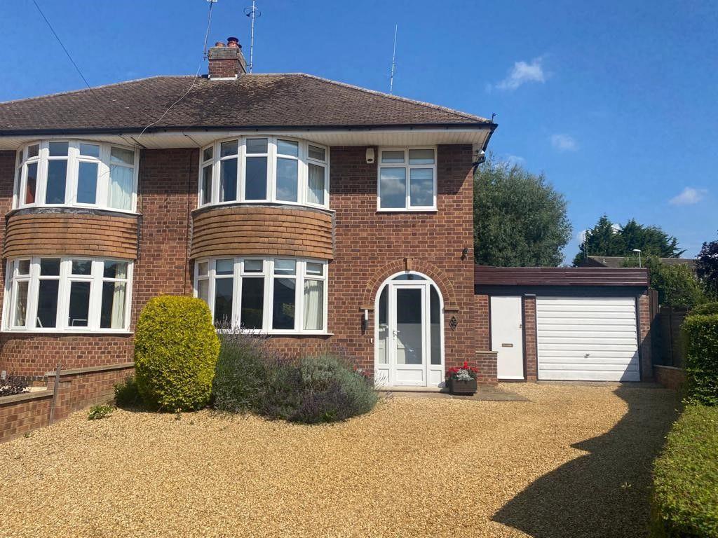 Oaklands Drive, Westone, Northampton... 3 bed semidetached house £