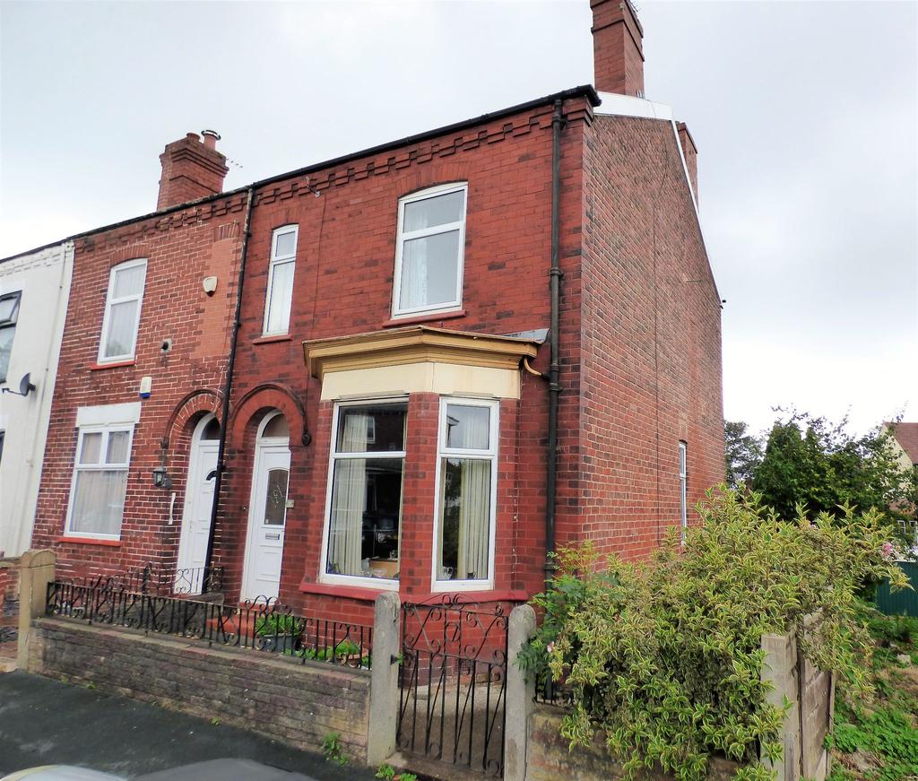 Prestbury Close, Great Moor, Stockport, SK2 3 bed end of terrace house £230,000